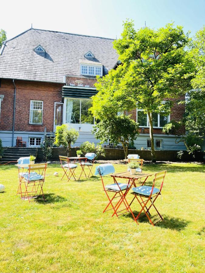 Aday - Aalborg Mansion - Open Bright Apartment With Garden Bagian luar foto